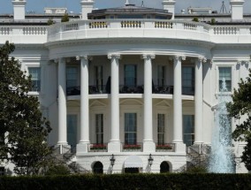 美国白宫调整记者群制度取消通讯社固定席位