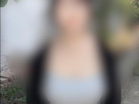山东女业主发视频求交房陷“擦边”争议，丈夫：不觉得妻子着装有问题，出镜是无奈之举