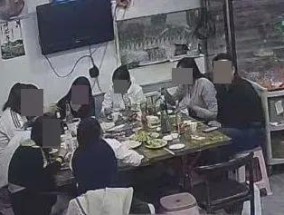 男子带10名女子吃烧烤逃单，事后有人加老板微信认领：“就不给钱”“爱咋咋地”